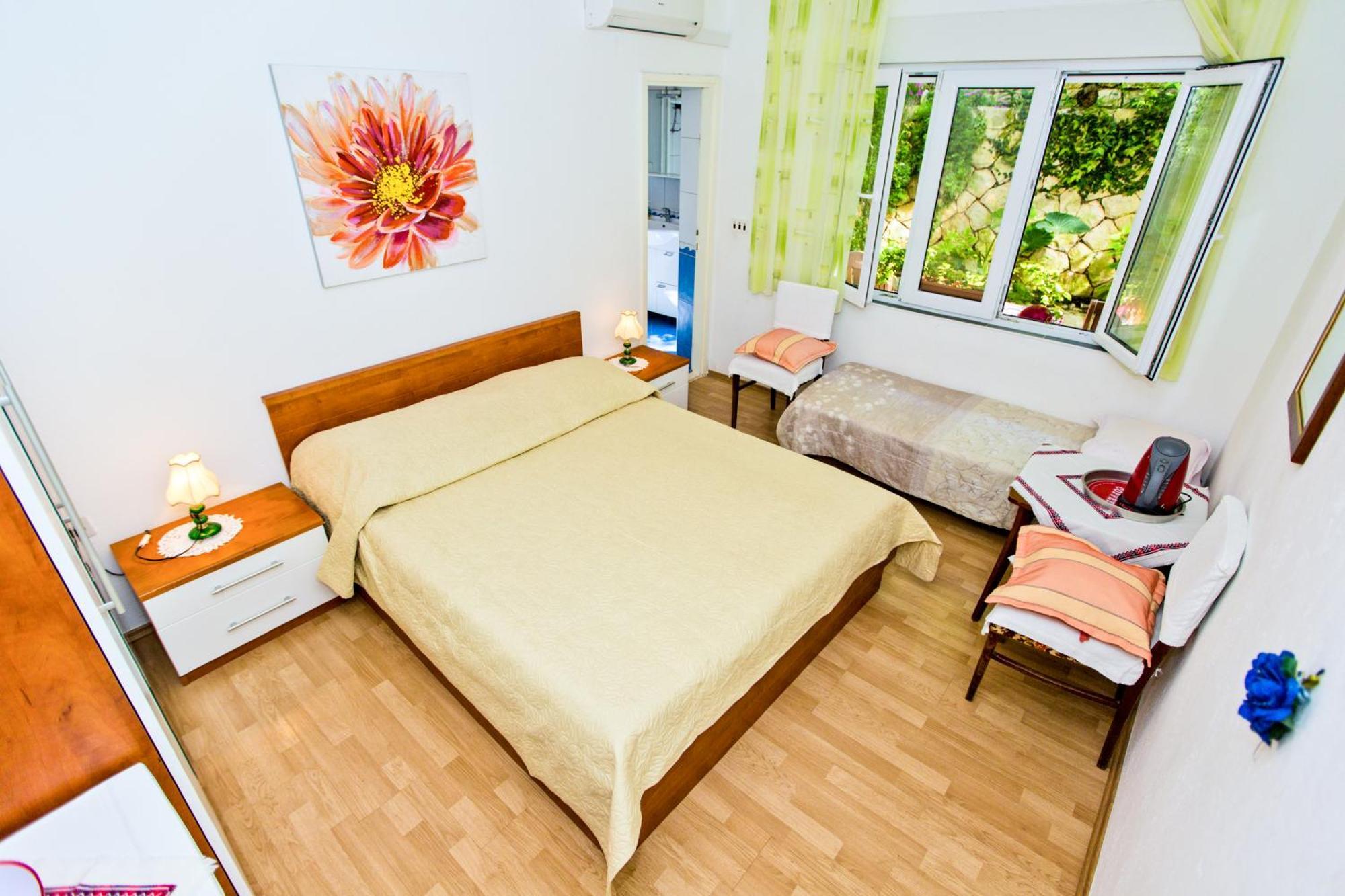 Rooms Barbaric Hvar Town Exterior foto