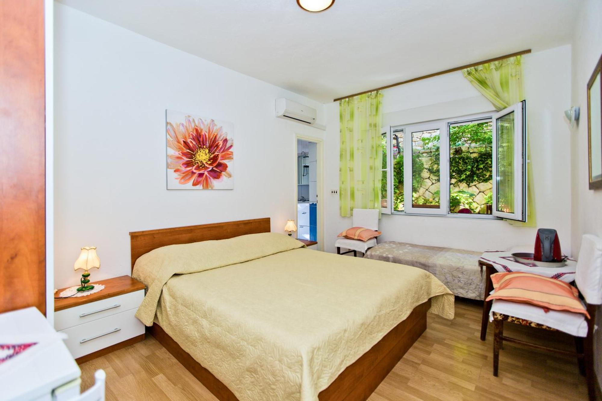 Rooms Barbaric Hvar Town Exterior foto